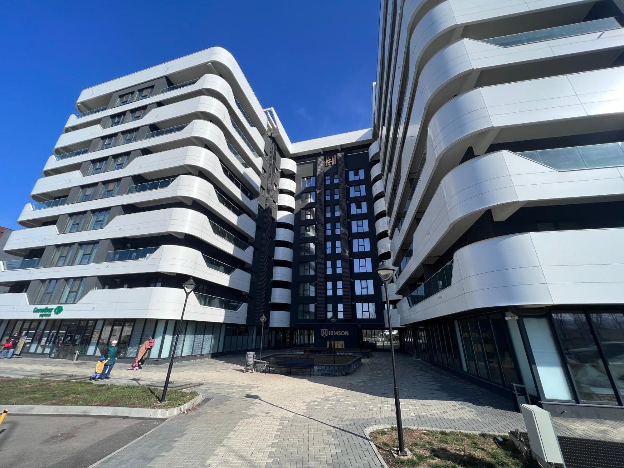 Airport Flyhub Chic Apartment Iasi Exterior foto