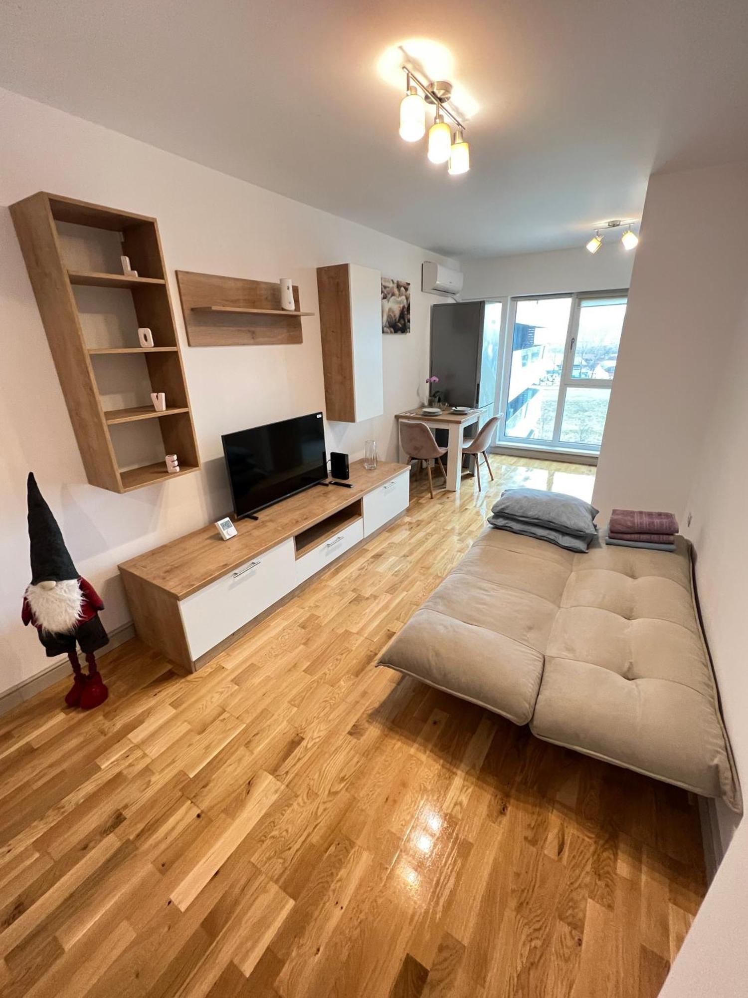 Airport Flyhub Chic Apartment Iasi Exterior foto