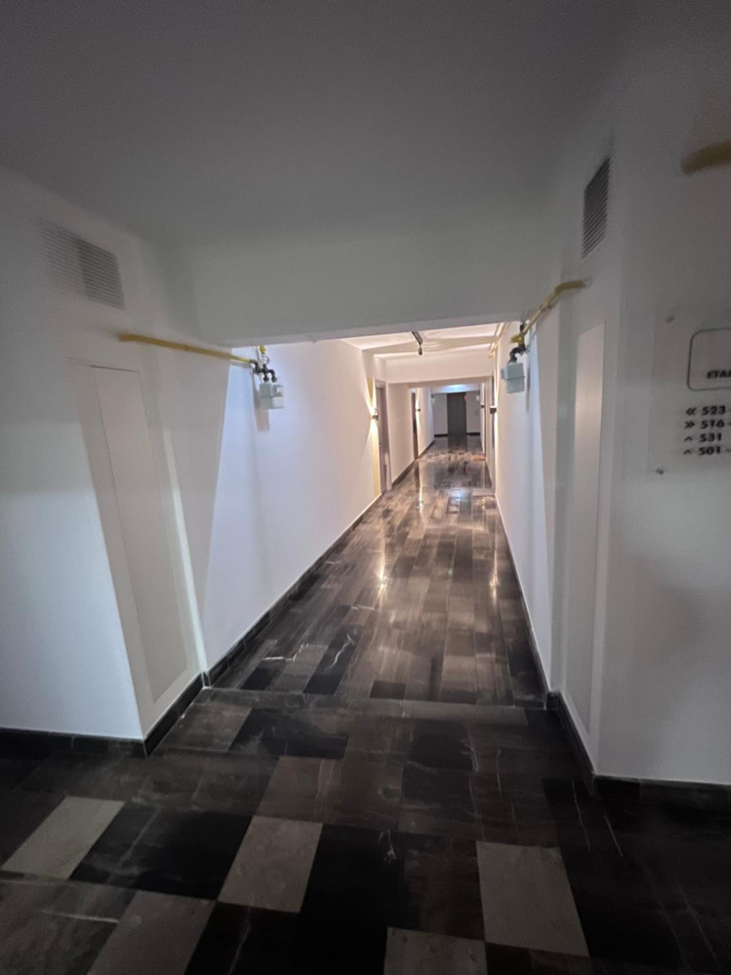Airport Flyhub Chic Apartment Iasi Exterior foto